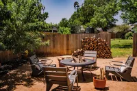 Gorgeous Home w/Wrap Around Porch & Texas Windmill - 2 mins from Main St