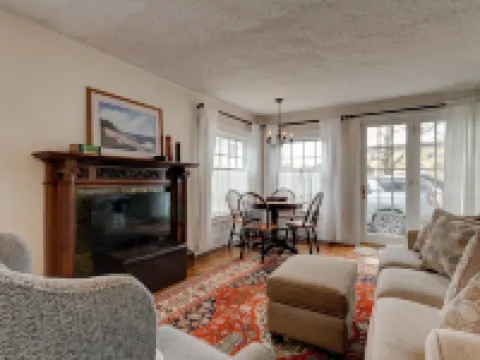 Charming Cottage on quiet street in Historic Eastport Hotels in Eastport