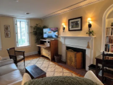 The Castle - c. 1780 Hotels in Lexington