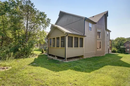 Canoe Creek Lodge: 2 Pools, Private Hot Tub and Game Loft in Branson Canyon