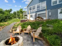 🔥 Hottub + 🐕 friendly + 🏔️ view + Skyline Dr + Wineries Hotels in Happy Creek