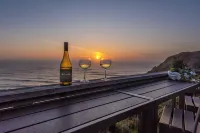 Oceanfront Cottage / Stunning Views / Contemporary