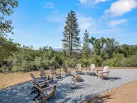 2 houses on 1 lot - Hot Tub - Firepit - Pool table - Foosball - 3 King beds