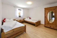 A paradise for children, an oasis for parents Forst- und Gartenservice Andreas Mack 주변 호텔