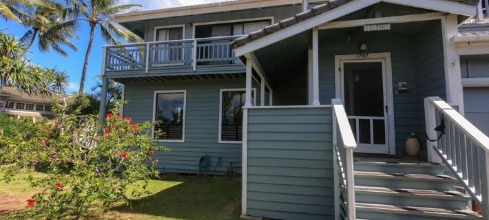 An Affordable Alternative to Expensive Accommodations in Poipu コロアのホテル