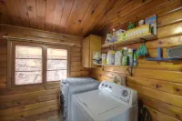 Lake Cabin with an Amazing View Hotels in Lacey