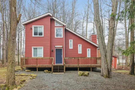 Cabin in the heart of Poconos! A Pocono Bliss! Close to Kalahari and Camelback