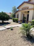 Newley remodeled 3 bed/2bath heated pool , pool table. Hotels in Avondale