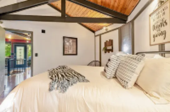 Walk to Bedford Springs from the "Round House" with an Amazing Golf Course View!