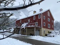 Annabel Lee Barn ~ A Getaway of Warmth & Charm!