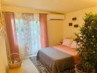 Elegant Beach Studio - rocket launch view, private patio, hammocks