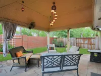 Cheerful Home in Clear Lake minutes from JSC/NASA Hotels near Space Center Houston