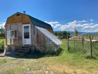 Tiny mountain house with country views - 2-Star