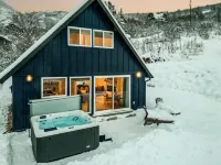 Cozy Little Cabin w/Hot Tub