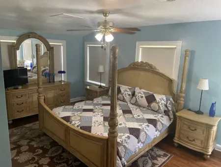 The White House - Historic 2br Downtown Melbourne