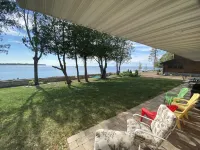 Prime Sunsets, Great Kayaking, Huge Yard, Volleyball Court, and Free Firewood