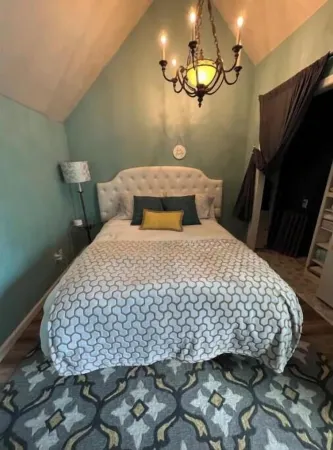 Heart of Old beach, outdoor porch overlooking the garden,