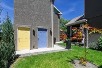 Exceptional  Brand New Downtown Guesthouse 4 blks to mainstreet food brews shops