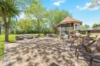 Spacious and family friendly getaway. 8 mins from Chicago Premium Outlet Mall. - Homestays