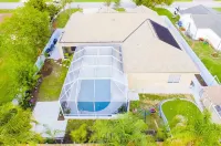 Palm Coast Oasis Retreat- 15 Min to Beach