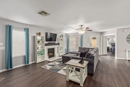 East Mesa home sleeps 6 close to hwys Legacy Sports Отели рядом с достопримечательностью «Суперстишен Гейтуэй Запад»