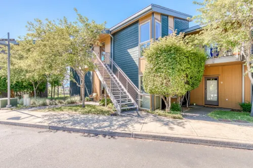 All About the View - Walk to River, Town, & Trails