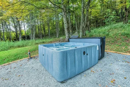 Mountain Cabin Oasis: hot tub&fire pit