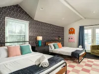 ARCADE - FIRE PIT - HOT TUB - BACKYARD GAMES - OLDE TOWN HISTORIC DISTRICT Hotels in Arvada