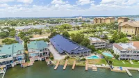 Luxury condo, DISCOUNTED RATES…steps to Lake, sleeps 10, near Yacht Club!