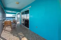 Oceanfront Home - Marathon - 4BR, 3.5 Baths, Pool, Dock, Parking, Amazing Views