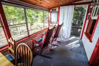 LAKE FRONT: Cozy 4-bedroom lake CAMP with WiFi and an outdoor firepit!
