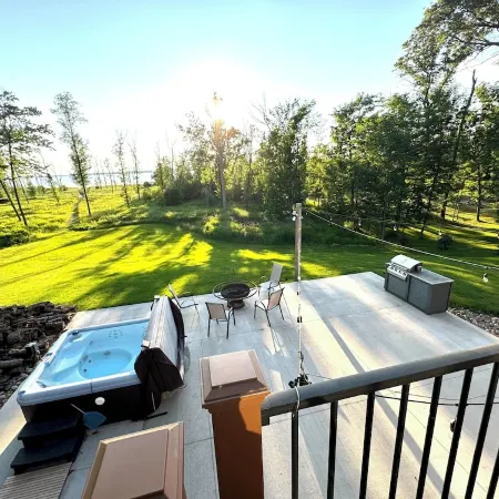 NEW - The Boardwalk on North Long Lake Brainerd with Hot Tub, Pet-Friendly