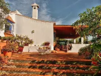 Stylish Andalusian country house with pool in olive grove facing the sea - Bungalows