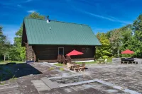 Modern Log Home Retreat and Yoga Studio, Minutes from Ithaca and Colleges
