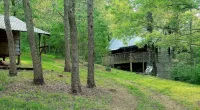 Secluded cabin on the Kings river at Marshall Ford. Private and beautiful river Hotels in Madison County
