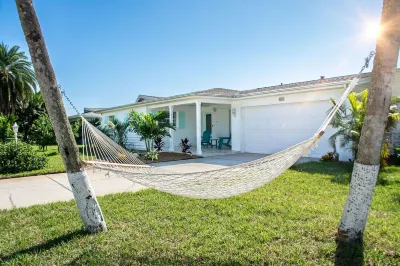 Villa Aqua Azzurra. Pool Heater. Kids Welcome Hotels in der Nähe von Irene H. Canova Park