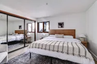 New Oceanfront Villa in Hamilton Cove. Golf Cart, Terrace + Easy Access