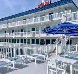 Newly renovated 2 bedroom 2 bathroom condominium