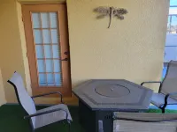 Magical Family Friendly Pool and Lake House