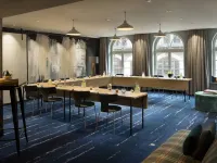 Renaissance Hamburg Hotel Hotels near Baumwall underground station