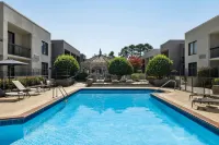 Courtyard Atlanta Northlake - Pools