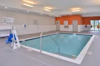 Hampton Inn & Suites Ames - Family