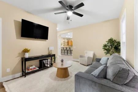 Charming 2-bedroom house in Downtown Fort Wayne