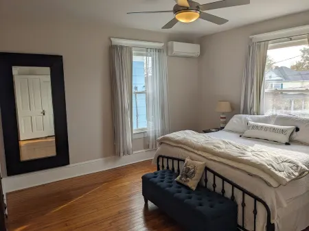 HGTV House! 2 Blocks to Beach- 2024 New Bathroom!