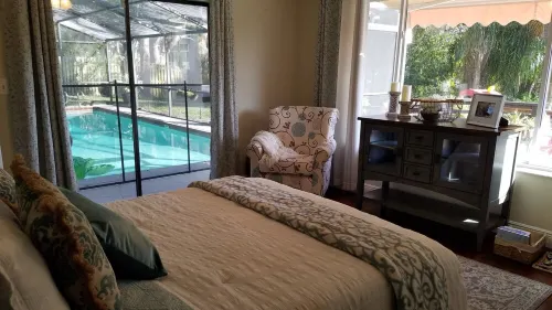 Beautiful 2500sqft Palm Harbor Home 5 miles from Beach