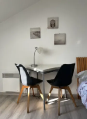 Quiet, cheerful and sunny studio in centre with lift and air conditioning