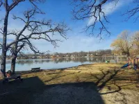 Lake it Easy at this beautiful 2 bedroom lake home Hotels in Paddock Lake