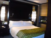 Vdara Resort -Junior Luxury Suite on the Strip - Free Parking & No Resort Fees