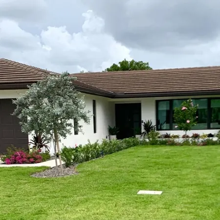 ⭐️WATERFRONT/CANAl⭐️WALK TO BEACH🏖LARGE POOL 🌟BAYVIEW☀️GULF ACCESS