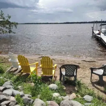 150+ ft Of Lakeshore / Private Beach / 4 Acres